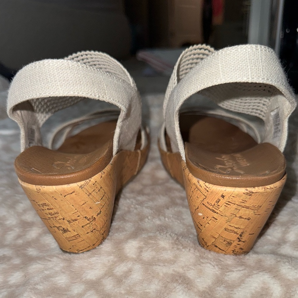 Skechers High Tea Memory Foam Sandal - Picture 4 of 7